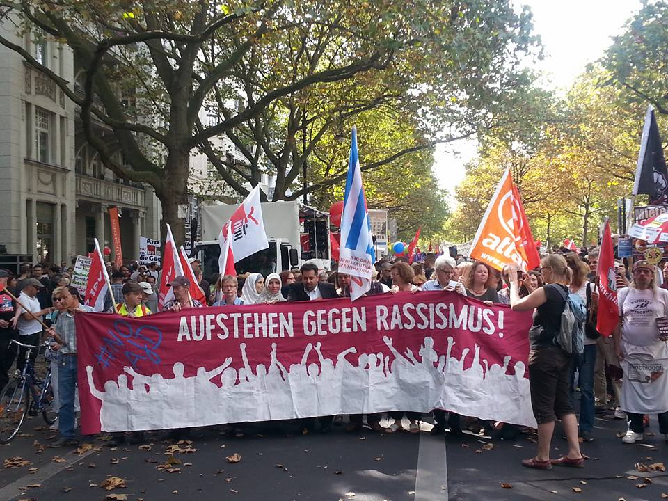 Stoppt Den Hass! Stoppt Die AfD! Proteste Gegen AfD-Demonstration In ...